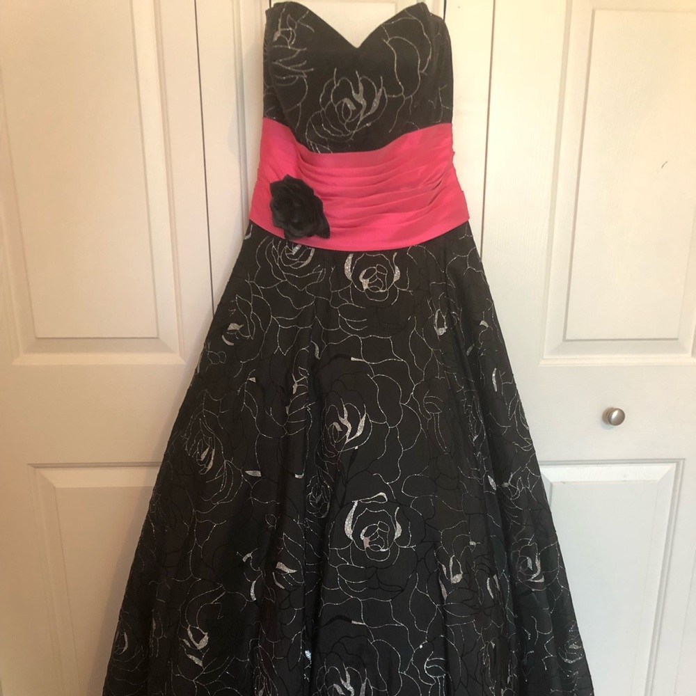 Night Moves Prom dress